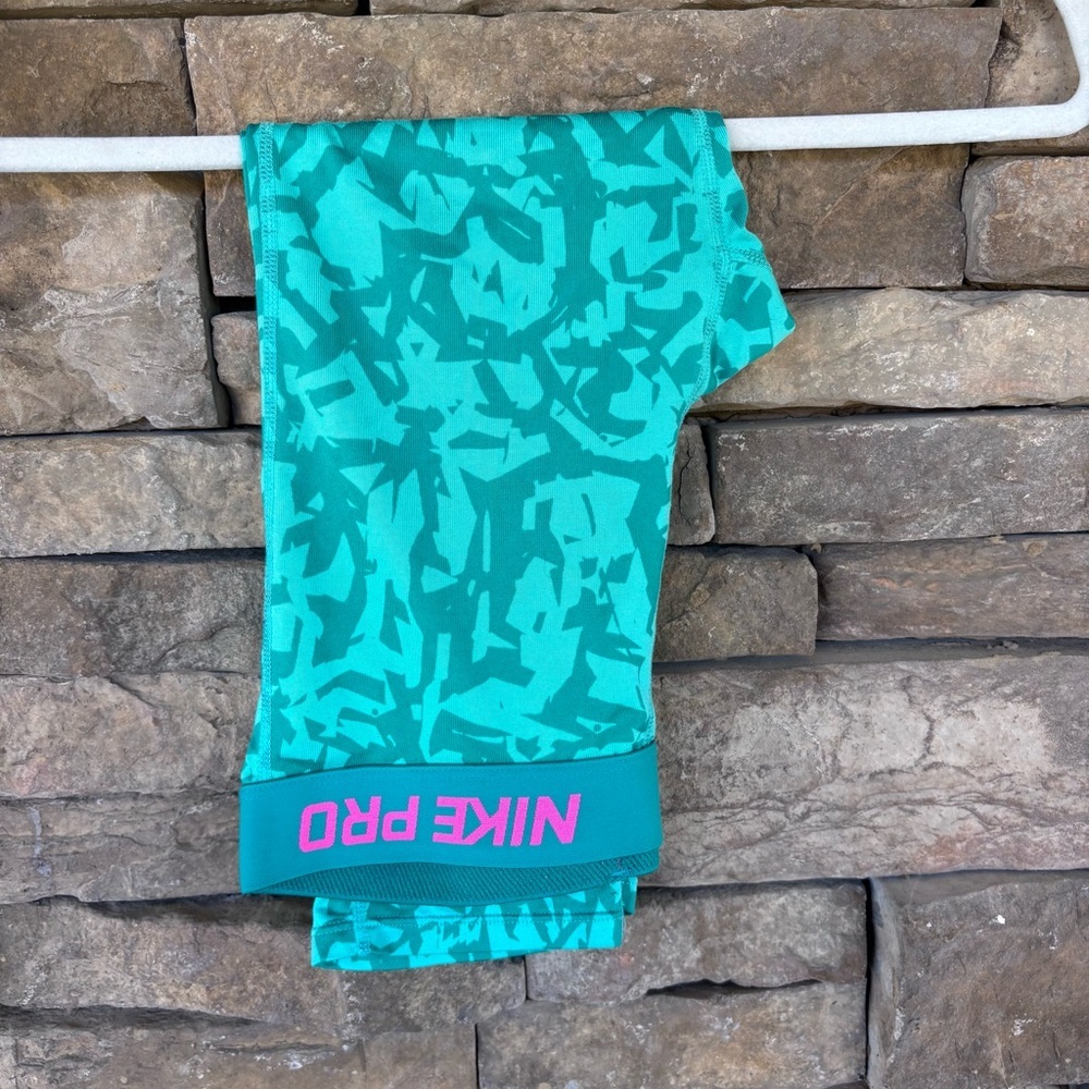 Nike Pro Teal‎ Patterned Leggings